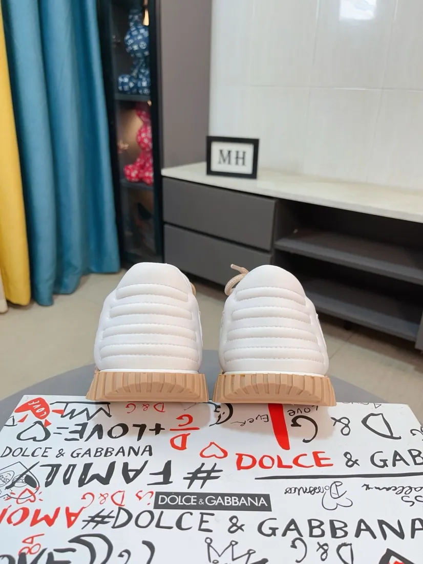Men's men's shoes💰458🌹🌹New Dolce & Gabbana/DG heavy industry series, new casual fashion shoes👟Simple and elegant style, fashionable and exclusive👑Fashionable and generous. Original breathable cotton + hand-painted craftsmanship, comfortable breathable lining. Exquisite luxury, super A level! Compared with the genuine product at the counter, the version is no worse at all💕Size: 35-46